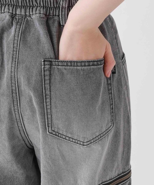 repipi armario（レピピ アルマリオ）の「サイドZIPデニムパンツ（デニムパンツ・キッズ・ブラック/ライトブルー/ホワイト・MEDIUM/SMALL/LARGE）」の12枚目の写真