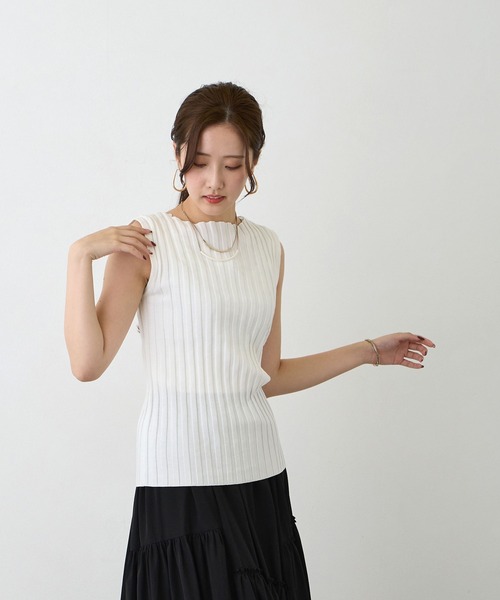 NICOLE white(ニコルホワイト)の「リブニットタンクトップ(タンクトップ・レディース・オフホワイト/グレー/ブルー/ブラック/イエロー/オレンジ・FREE)」の2枚目の写真