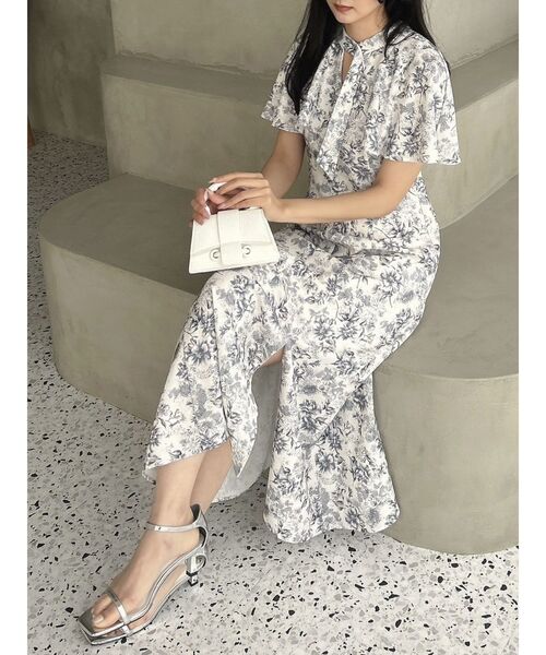 dazzlin(ダズリン)の「ケープフレアフラワーワンピース(ワンピース・レディース・グレー/グリーン・SMALL/MEDIUM)」の19枚目の写真