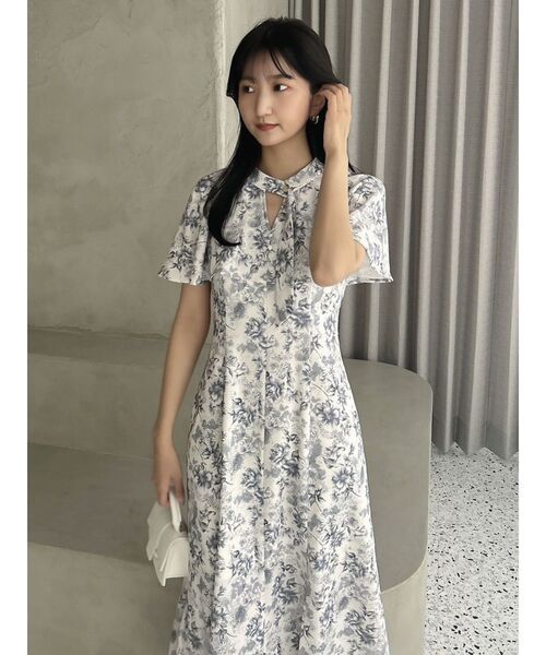 dazzlin(ダズリン)の「ケープフレアフラワーワンピース(ワンピース・レディース・グレー/グリーン・SMALL/MEDIUM)」の20枚目の写真