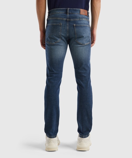 BENETTON (UNITED COLORS OF BENETTON)（ベネトンユナイテッドカラーズオブベネトン）の「リサイクルコットンストレッチスキニーデニムパンツ（デニムパンツ・メンズ・インディゴブルー・28inch/29inch/30inch/32inch/31inch）」の3枚目の写真