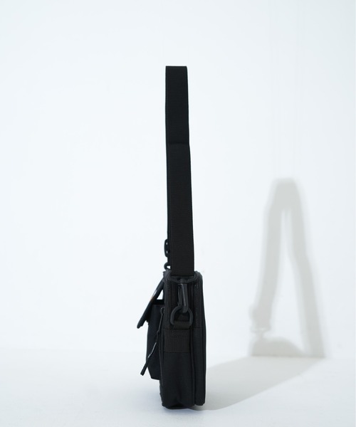 Carhartt WIP（カーハートダブリューアイピー）の「【Carhartt WIP / カーハートダブリューアイピー】ESSENTIALS BAG SMALL（ショルダーバッグ・メンズ・その他2/その他1/その他4/その他3・FREE）」の9枚目の写真