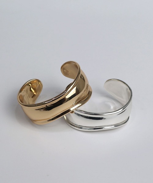 CEMONEMO(セモネモ)の「【金属アレルギー対応】 ワイド ウェーブ バングル / ニッケルフリー(バングル/リストバンド・レディース・ゴールド/シルバー・FREE)」の11枚目の写真