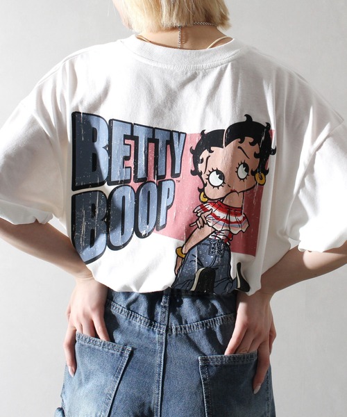 SpRay(スプレイ)の「ベティーBETTYバックプリントTシャツ(Tシャツ/カットソー・レディース・ブラック/オフホワイト/チャコールグレー・FREE)」の4枚目の写真