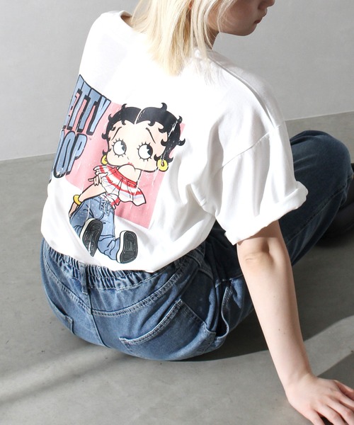 SpRay(スプレイ)の「ベティーBETTYバックプリントTシャツ(Tシャツ/カットソー・レディース・ブラック/オフホワイト/チャコールグレー・FREE)」の6枚目の写真