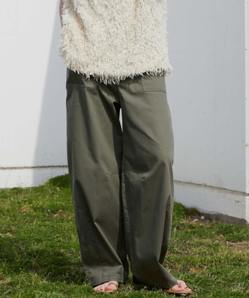 Doux archives(ドゥアルシーヴ)の「カーブラインベイカーパンツ(チノパンツ・レディース・カーキ/ベージュ・MEDIUM/LARGE)」の3枚目の写真