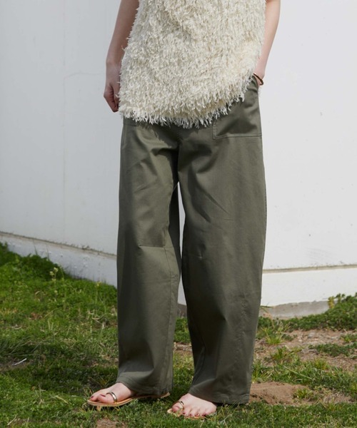 Doux archives(ドゥアルシーヴ)の「カーブラインベイカーパンツ(チノパンツ・レディース・カーキ/ベージュ・MEDIUM/LARGE)」の6枚目の写真