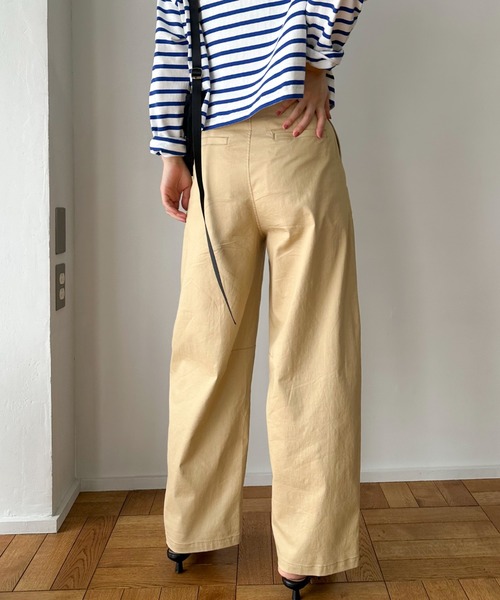 Doux archives(ドゥアルシーヴ)の「カーブラインベイカーパンツ(チノパンツ・レディース・カーキ/ベージュ・MEDIUM/LARGE)」の20枚目の写真