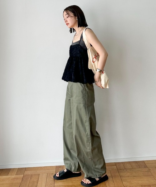 Doux archives(ドゥアルシーヴ)の「カーブラインベイカーパンツ(チノパンツ・レディース・カーキ/ベージュ・MEDIUM/LARGE)」の14枚目の写真