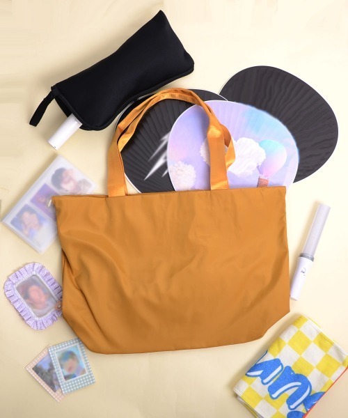 VIBGYOR Women(ヴィブジョー ウィメン)の「【urge select】シンプル ナイロン ショルダーバック/トートバッグ【サイズ収納可能】(ショルダーバッグ・レディース・イエロー/ライトベージュ/グリーン・FREE)」の6枚目の写真