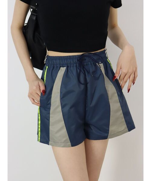 EVRIS(エヴリス)の「サイドライントラックショートパンツ(その他パンツ・レディース・ネイビー/ホワイト・FREE)」の10枚目の写真