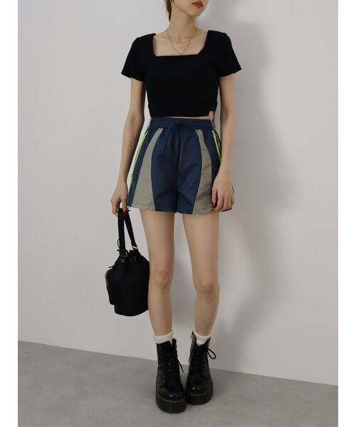 EVRIS(エヴリス)の「サイドライントラックショートパンツ(その他パンツ・レディース・ネイビー/ホワイト・FREE)」の13枚目の写真