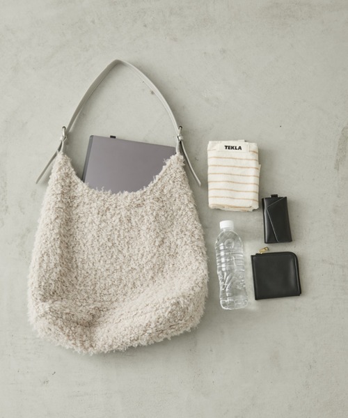 Aunt Marie's（アントマリーズ）の「ボアレザーハンドルBAG/A4・ノートパソコン収納可（ハンドバッグ・レディース・ブラック/グレイッシュベージュ/モカ・FREE）」の3枚目の写真