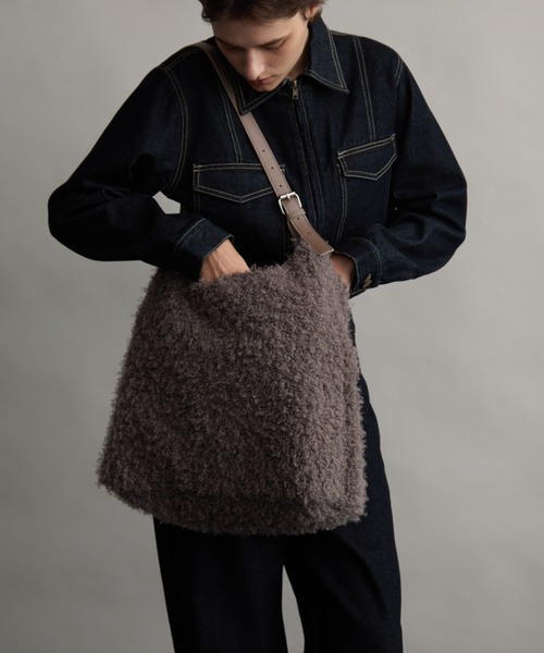 Aunt Marie's（アントマリーズ）の「ボアレザーハンドルBAG/A4・ノートパソコン収納可（ハンドバッグ・レディース・ブラック/グレイッシュベージュ/モカ・FREE）」の6枚目の写真