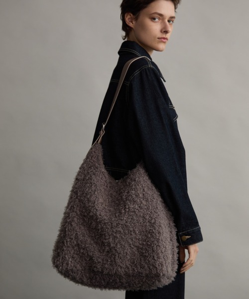 Aunt Marie's（アントマリーズ）の「ボアレザーハンドルBAG/A4・ノートパソコン収納可（ハンドバッグ・レディース・ブラック/グレイッシュベージュ/モカ・FREE）」の5枚目の写真