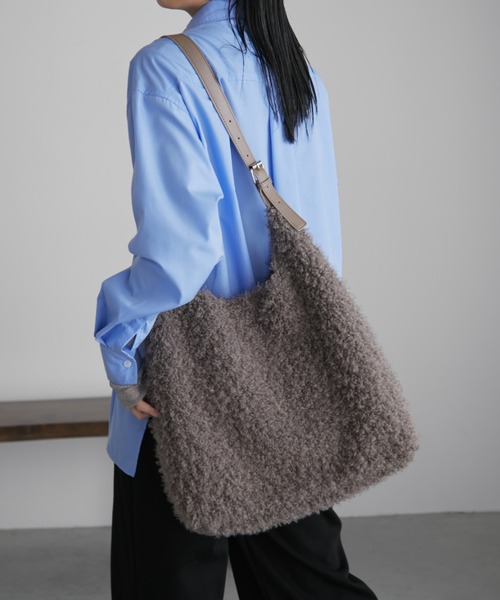 Aunt Marie's(アントマリーズ)の「ボアレザーハンドルBAG/A4・ノートパソコン収納可(ハンドバッグ・レディース・ブラック/グレイッシュベージュ/モカ・FREE)」の14枚目の写真