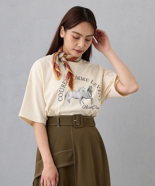 NICOLE CLUB(ニコル クラブ)の「ホースプリント+刺繍TEE(Tシャツ/カットソー・レディース・イエロー/オフホワイト/チャコールグレー・FREE)」の3枚目の写真