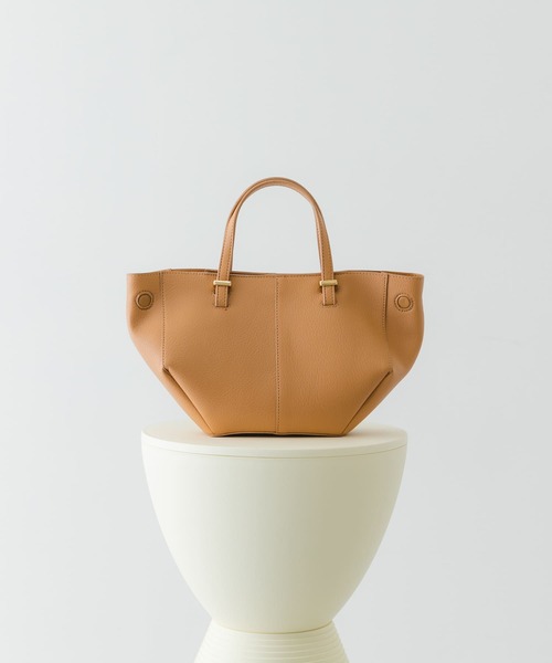 RODE SKO(ロデスコ)の「ラウンドミニバッグ(ショルダーバッグ・レディース・ベージュ/ブラック・ONE)」の1枚目の写真