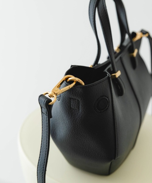 RODE SKO(ロデスコ)の「ラウンドミニバッグ(ショルダーバッグ・レディース・ベージュ/ブラック・ONE)」の4枚目の写真