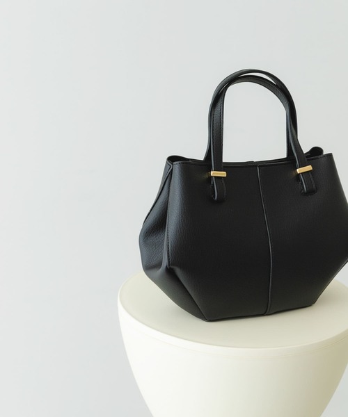 RODE SKO(ロデスコ)の「ラウンドミニバッグ(ショルダーバッグ・レディース・ベージュ/ブラック・ONE)」の6枚目の写真