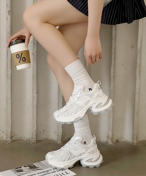 Sibra（シブラ）の「バイカラー メッシュ ドッキング 厚底 ダッド スニーカー  【約6.5cmソール】（スニーカー・レディース・シルバー/ホワイト・S/M/L）」の2枚目の写真