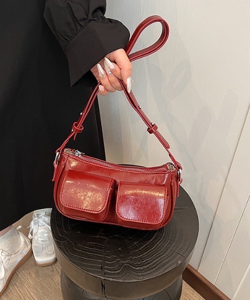 mebole(メボレ)の「ヴィンテージポケットショルダーバッグ(ショルダーバッグ・レディース・レッド/ブラック/シルバー・FREE)」の5枚目の写真