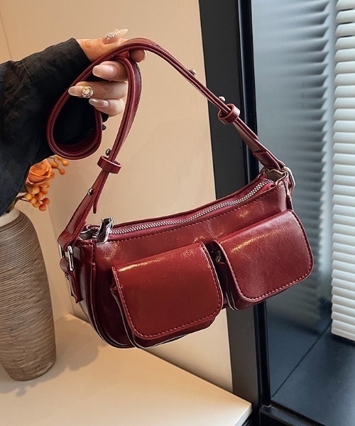 mebole(メボレ)の「ヴィンテージポケットショルダーバッグ(ショルダーバッグ・レディース・レッド/ブラック/シルバー・FREE)」の8枚目の写真