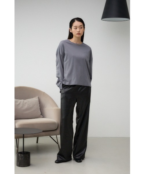 AZUL by moussy（アズールバイマウジー）の「レザーライクリラックスワイドパンツ（スラックス・レディース・ダークブラウン/ブラック・SMALL/MEDIUM）」の13枚目の写真