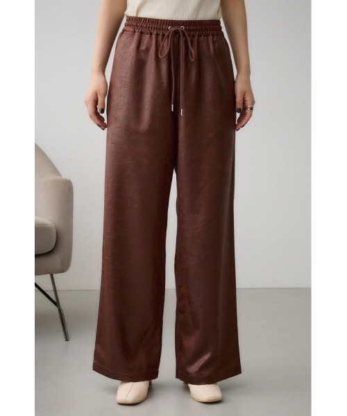 AZUL by moussy（アズールバイマウジー）の「レザーライクリラックスワイドパンツ（スラックス・レディース・ダークブラウン/ブラック・SMALL/MEDIUM）」の3枚目の写真