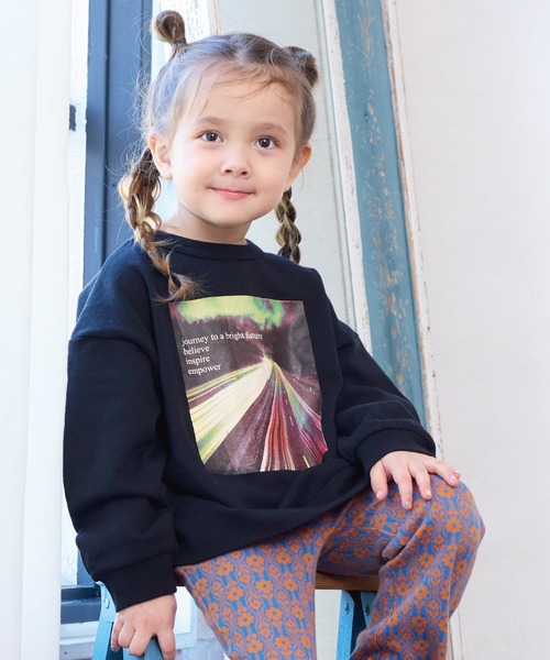 Life Support Products（ライフサポートプロダクツ）の「ビッグシルエットフォトプリントトレーナー（スウェット・キッズ・ブラック系1/ホワイト系1/ホワイト系2/ブラック系2/ホワイト系3/ブラック系3・90/80/100/95/110/150/140/130/120）」の5枚目の写真