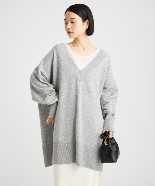 BABYLONE(バビロン)の「コットンウールVネックオーバープルオーバー(ニット/セーター・レディース・オフホワイト/グレー・フリー)」の2枚目の写真