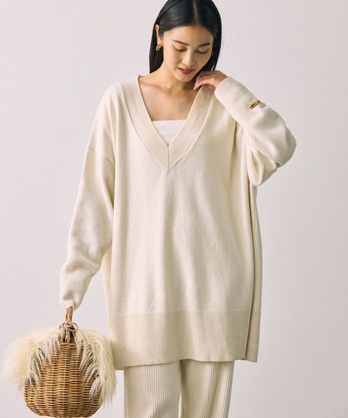 BABYLONE(バビロン)の「コットンウールVネックオーバープルオーバー(ニット/セーター・レディース・オフホワイト/グレー・フリー)」の3枚目の写真