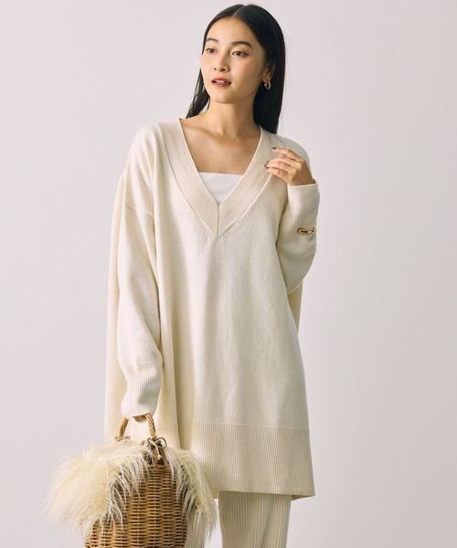 BABYLONE(バビロン)の「コットンウールVネックオーバープルオーバー(ニット/セーター・レディース・オフホワイト/グレー・フリー)」の4枚目の写真