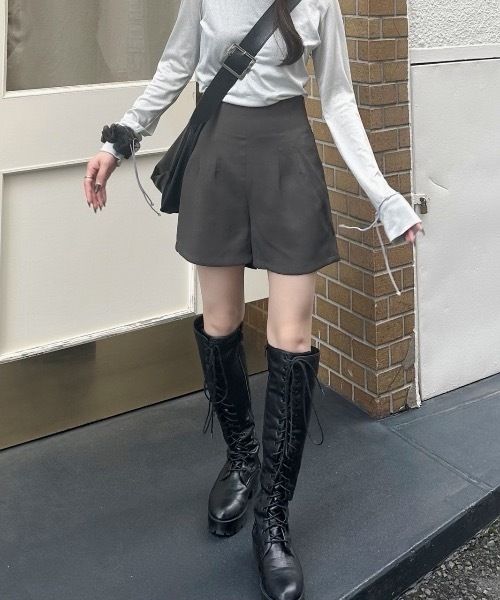nemne store（ネンネストア）の「《Delfy》ダーツショートパンツ セットアップ可能（その他パンツ・レディース・ブラック/グレー・SMALL/MEDIUM）」の10枚目の写真