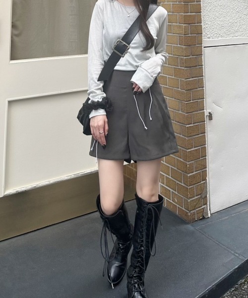 nemne store（ネンネストア）の「《Delfy》ダーツショートパンツ セットアップ可能（その他パンツ・レディース・ブラック/グレー・SMALL/MEDIUM）」の14枚目の写真