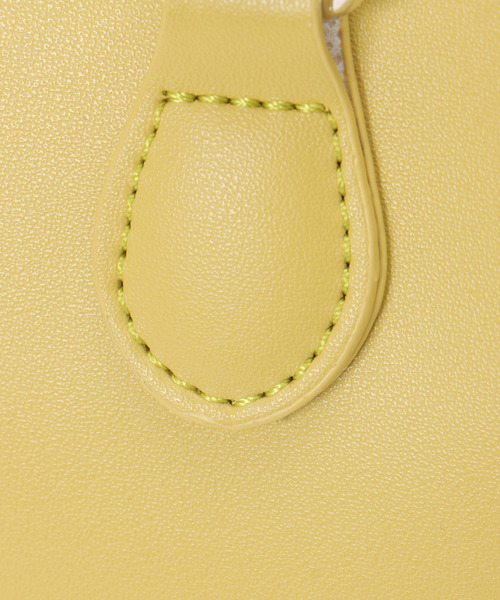 ikka(イッカ)の「PU 2WAYガバットボストンバッグ(ボストンバッグ・レディース・オフホワイト/ブラック/エメラルド・FREE)」の10枚目の写真