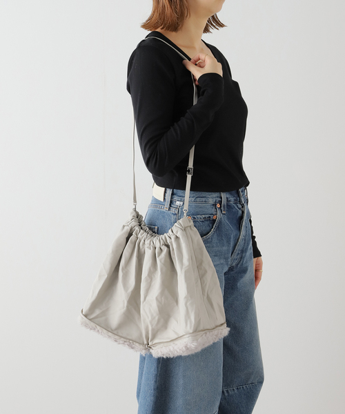 LOW CLASSIC(ロウ クラシック)の「LOW CLASSIC/ロウ クラシック TRAIANGLE BAG LW244BA02(ショルダーバッグ・レディース・ライトグレー・FREE)」の20枚目の写真