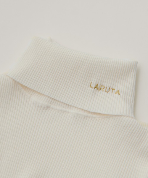 LARUTA(ラルータ)の「【LARUTA】LARUTAロゴ刺繍入りケーブルタートル(ニット/セーター・レディース・ミント/モカ/その他1/オフホワイト/グレー/ブラック・FREE)」の10枚目の写真