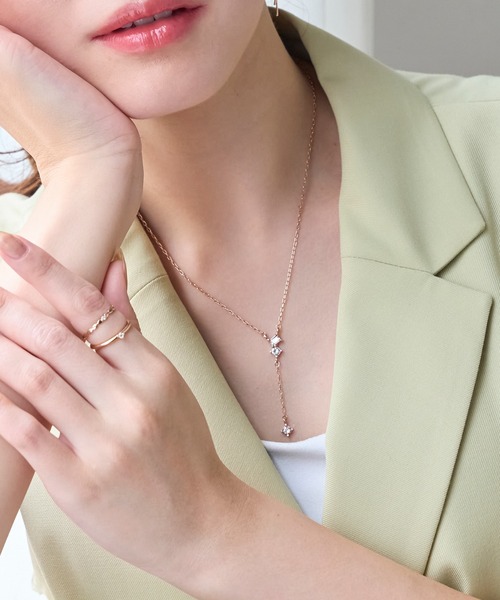 Phoebe(フィービィー)の「【金属アレルギー対応/長さ調節可能】ラディアンスビジューYラインネックレス/Y字/最大全長:47cm/ニッケルフリー(ネックレス・レディース・イエローゴールド/シャンパン・FREE)」の22枚目の写真