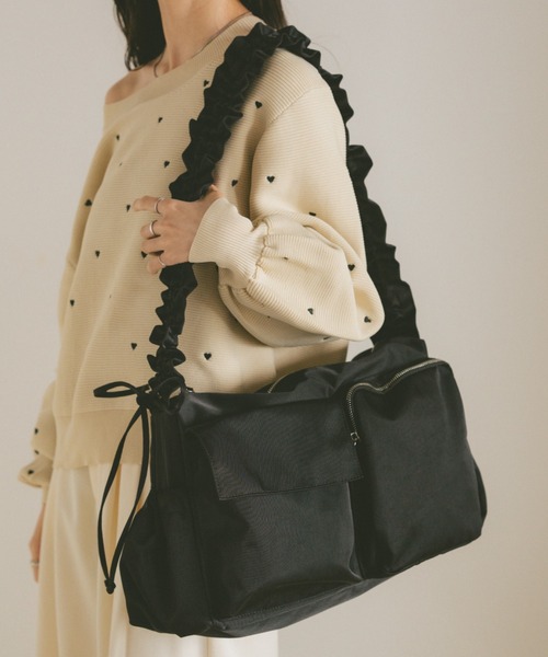 VANNIE U（ヴァニーユー）の「アウトポケットドロストショルダーバッグ（ショルダーバッグ・レディース・アイボリー/ブラック・FREE）」の7枚目の写真