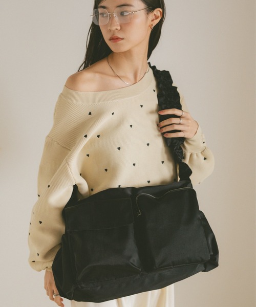 VANNIE U（ヴァニーユー）の「アウトポケットドロストショルダーバッグ（ショルダーバッグ・レディース・アイボリー/ブラック・FREE）」の5枚目の写真