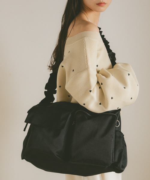 VANNIE U（ヴァニーユー）の「アウトポケットドロストショルダーバッグ（ショルダーバッグ・レディース・アイボリー/ブラック・FREE）」の4枚目の写真