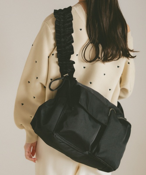 VANNIE U（ヴァニーユー）の「アウトポケットドロストショルダーバッグ（ショルダーバッグ・レディース・アイボリー/ブラック・FREE）」の3枚目の写真