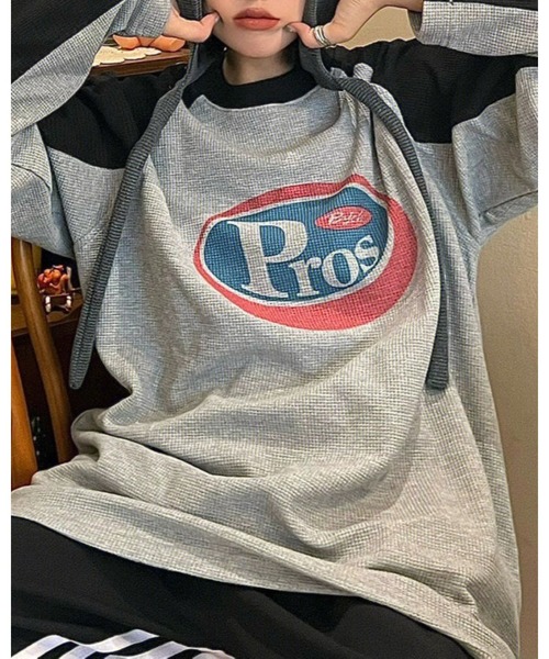 FUNdaysion(ファンデイション)の「袖配色ロゴプリントルーズワッフルトップス(Tシャツ/カットソー・レディース・グレー・M)」の3枚目の写真