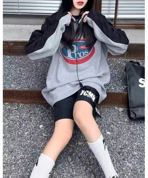 FUNdaysion(ファンデイション)の「袖配色ロゴプリントルーズワッフルトップス(Tシャツ/カットソー・レディース・グレー・M)」の7枚目の写真
