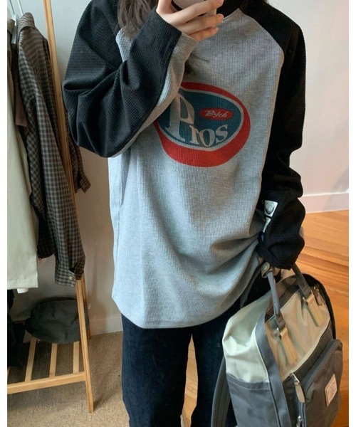 FUNdaysion(ファンデイション)の「袖配色ロゴプリントルーズワッフルトップス(Tシャツ/カットソー・レディース・グレー・M)」の19枚目の写真