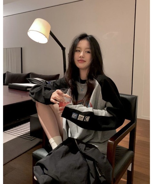 FUNdaysion(ファンデイション)の「袖配色ロゴプリントルーズワッフルトップス(Tシャツ/カットソー・レディース・グレー・M)」の21枚目の写真