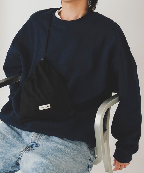 bpr BEAMS（ビーピーアール ビームス ）の「パンチング ドローストリング バッグ（ショルダーバッグ・レディース・ブラック/ブルー/ベージュ/ピンク/ホワイト・ONE SIZE）」の3枚目の写真