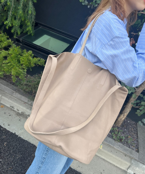 Morphee（モルフェ）の「【Morphee / モルフェ】3WAY　LARGE TOTE　レザートートバッグ（トートバッグ・レディース・グレイッシュベージュ/ブラック・フリー）」の14枚目の写真