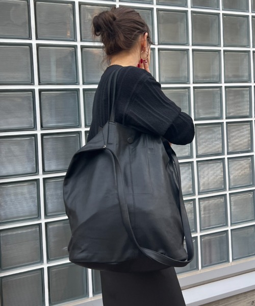 Morphee（モルフェ）の「【Morphee / モルフェ】3WAY　LARGE TOTE　レザートートバッグ（トートバッグ・レディース・グレイッシュベージュ/ブラック・フリー）」の9枚目の写真